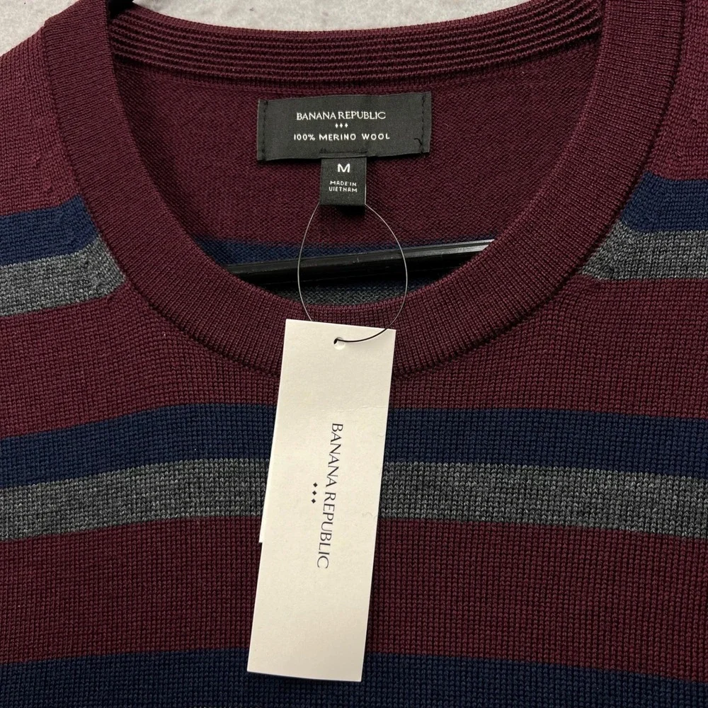 Banana Republic Mens Merino Wool Sweater Medium Burgundy Navy Striped Crew Neck